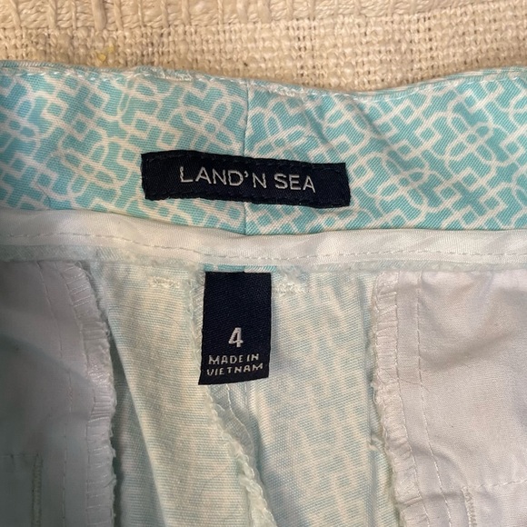 Land’n Sea Shorts - Picture 3 of 4